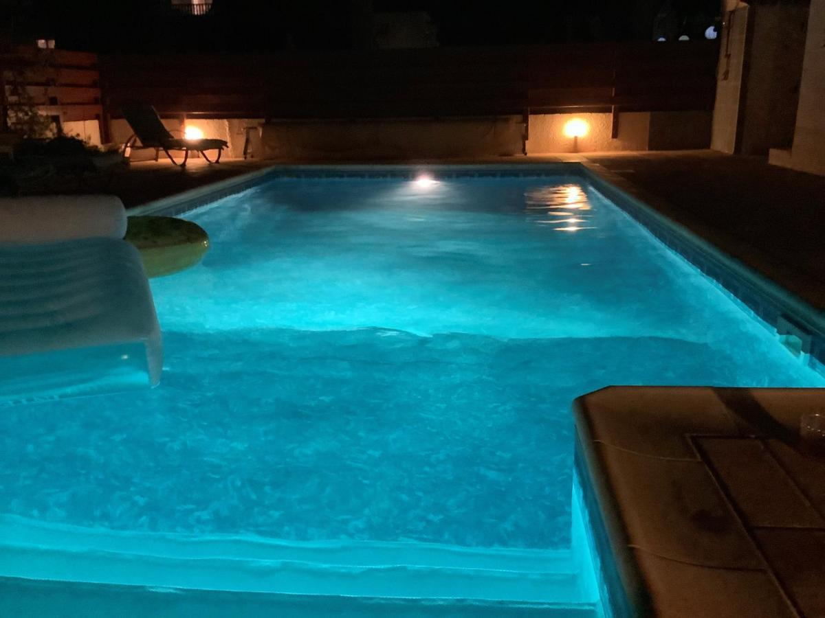Quality Villa With Pool In Superb Location In Paphos Mandria  Exterior photo